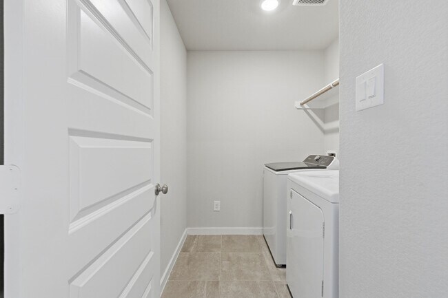Building Photo - 17430 Rosette Grass Dr