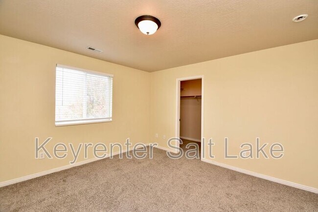 Building Photo - 1057 Cambria Drive