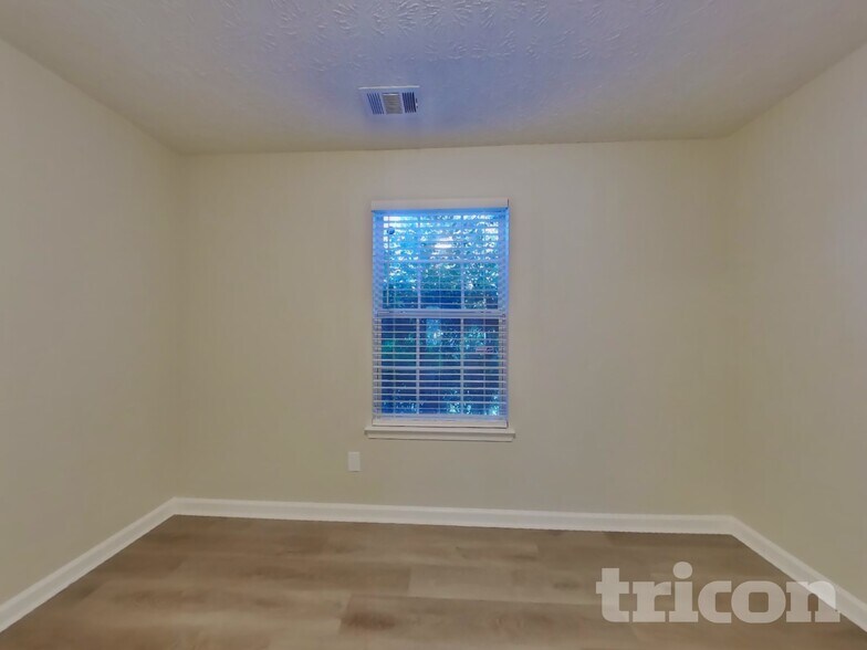 Building Photo - 40 Shenandoah Dr