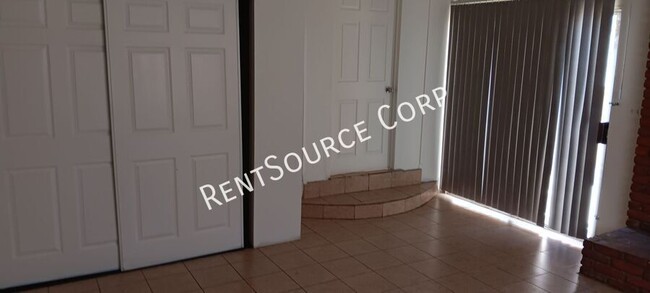 Building Photo - 3 Bedroom Home for Rent in Barstow