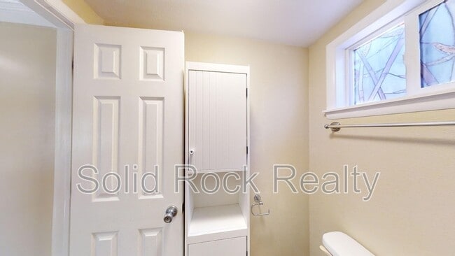 Building Photo - 811 N Wahsatch Ave