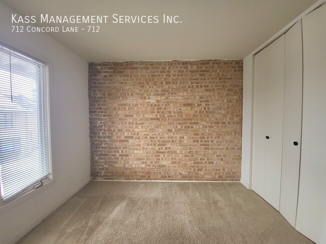 Building Photo - 712 Concord Ln