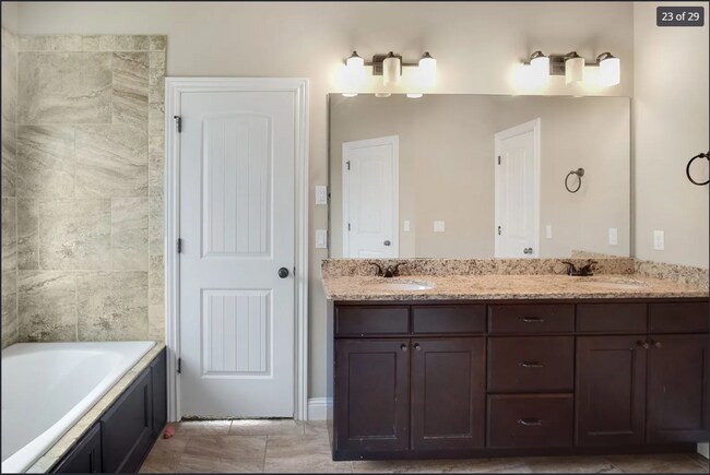 Building Photo - Beautiful 4 Bedroom 3 Full Bathroom DREAM ...