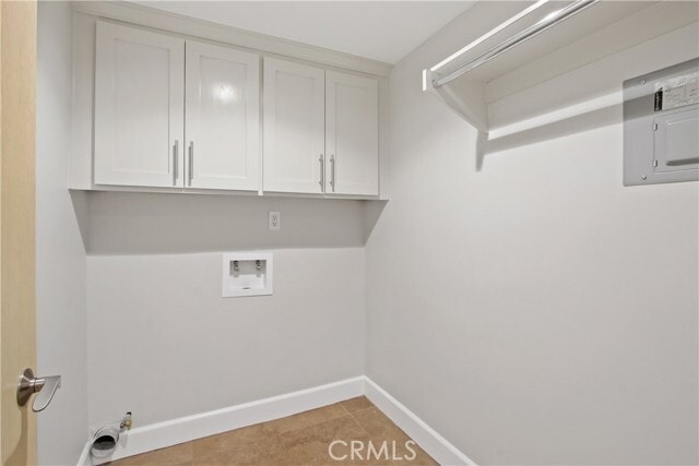 Building Photo - 1122 W 10th St