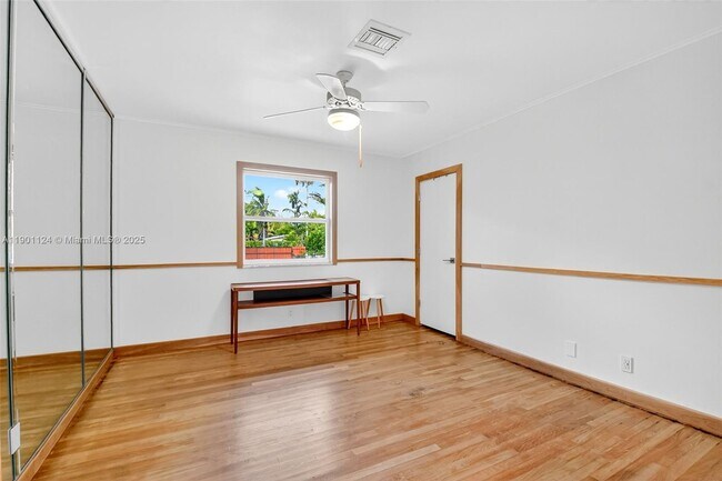 Building Photo - 2910 N Flagler Dr