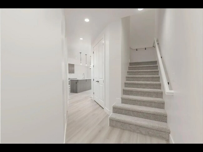 Building Photo - 297 S 1930 W