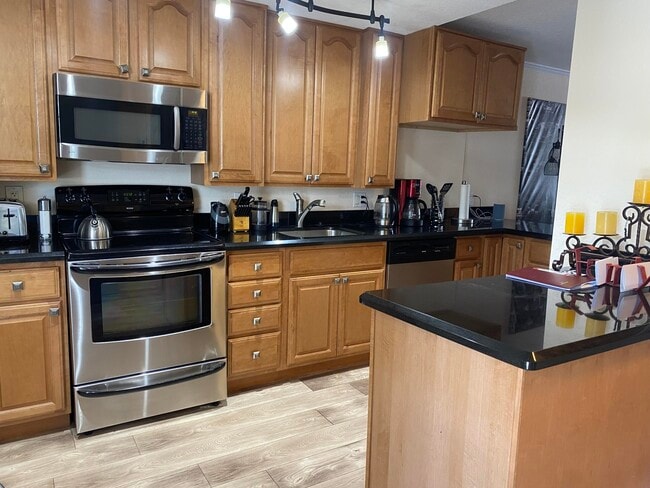 Building Photo - 3 Royal Palm Way