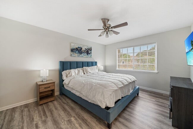 Building Photo - 6985 Brook Hollow Rd