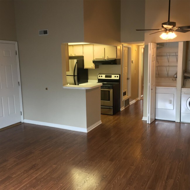 Building Photo - 953 Springcrest Ct