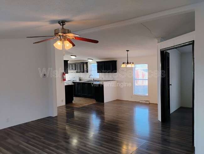 Building Photo - 120 Evergreen St