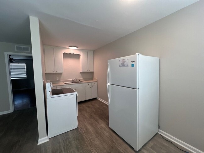 Interior Photo - Forty West