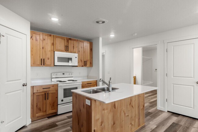 Building Photo - Beautiful, brand new 3 bed apartment in Pocatello!