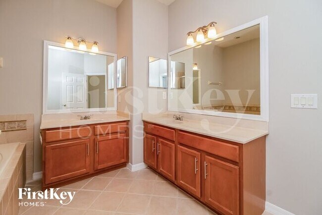 Building Photo - 14832 Faberge Dr