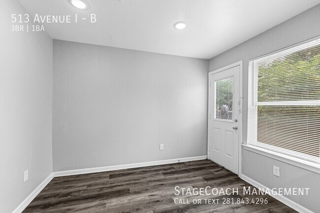Building Photo - 513 Avenue I