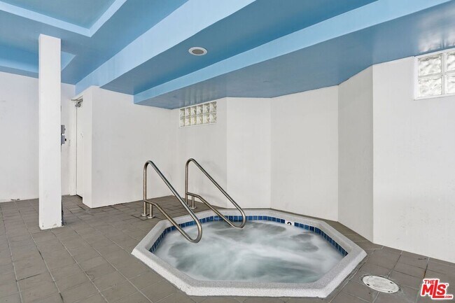 Building Photo - 1271 Stoner Ave