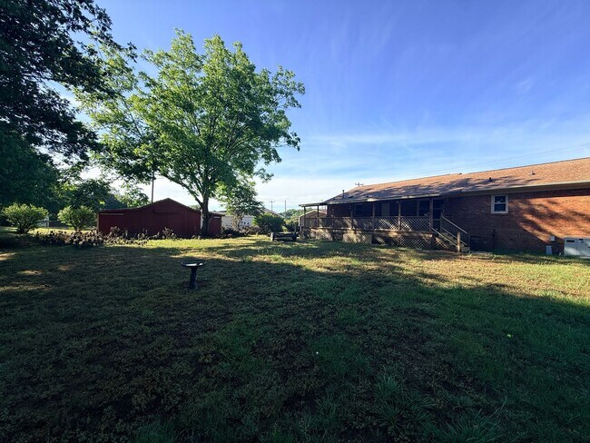 Building Photo - Beautiful Ranch home in Concord