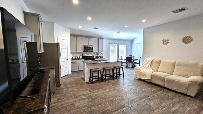 Building Photo - 31814 Whittis Hl Wy