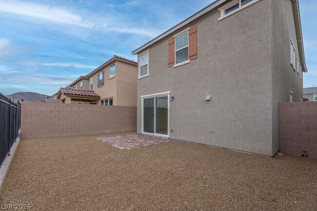 Building Photo - 2744 Tricase St