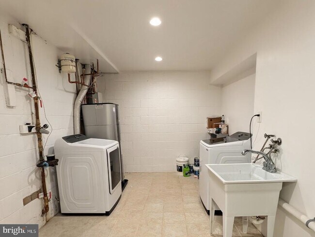 Building Photo - 18610 Phoebe Way