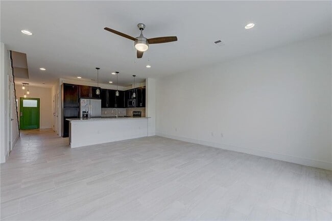 Building Photo - 402 Conservation Dr