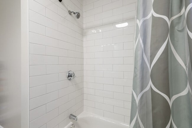 Building Photo - 34-36 H Street Unit 1L