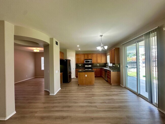 Building Photo - Beautiful Winchester 4-Bedroom  Home!