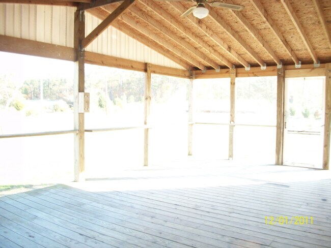 Building Photo - 3 bedroom, 2 bath, large bonus room, large covered porch, mobile home