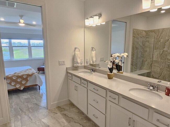 Building Photo - Beautiful Seasonal Englewood Villa- DOG FRIENDLY - new construction with Community Pool! – Locate...