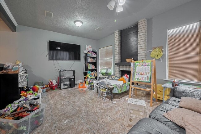 Building Photo - 13610 Sunswept Way