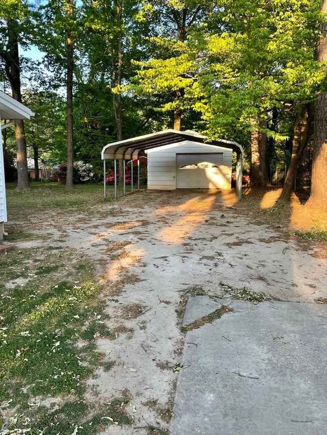 Building Photo - 406 Bryan St