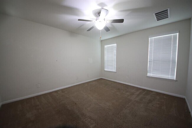 Building Photo - 2929 Harvester Ln