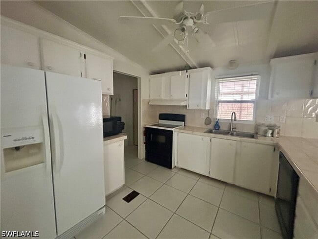 Building Photo - 130 Grassy Key Ln