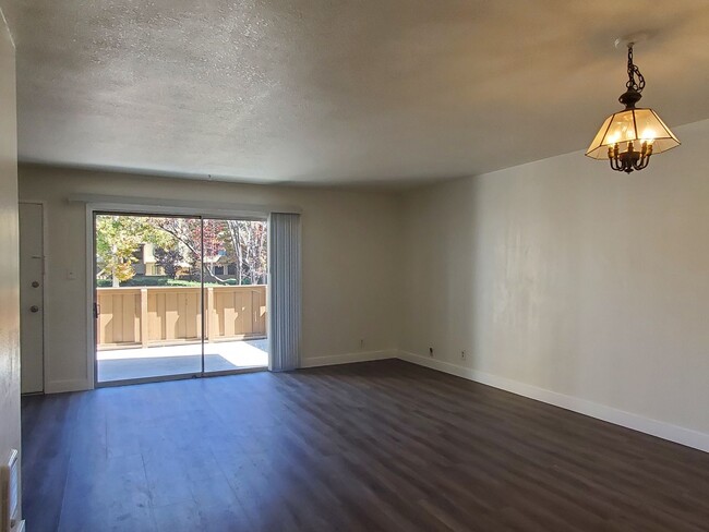 Building Photo - Spacious Condo, Underground Parking, Fresh...