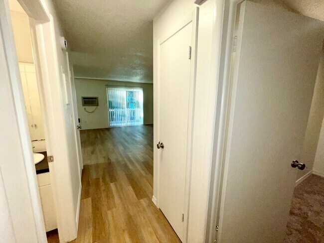 Building Photo - RENOVATED 2BD/1BA MILLWOOD APARTMENT | A/C | COVERED PARKING | PET FRIENDLY | AVAIL APRIL 15, 2026