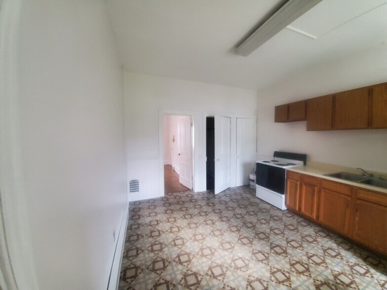 Building Photo - 25 S Locust St