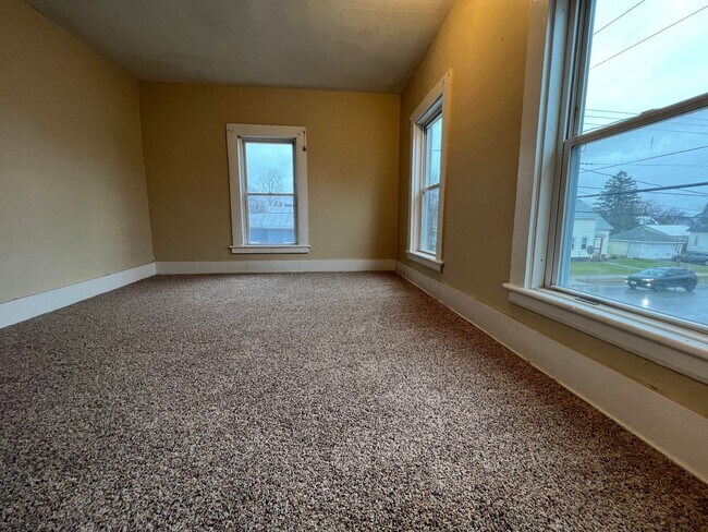 Building Photo - 3 Bedroom Duplex in Ogdensburg
