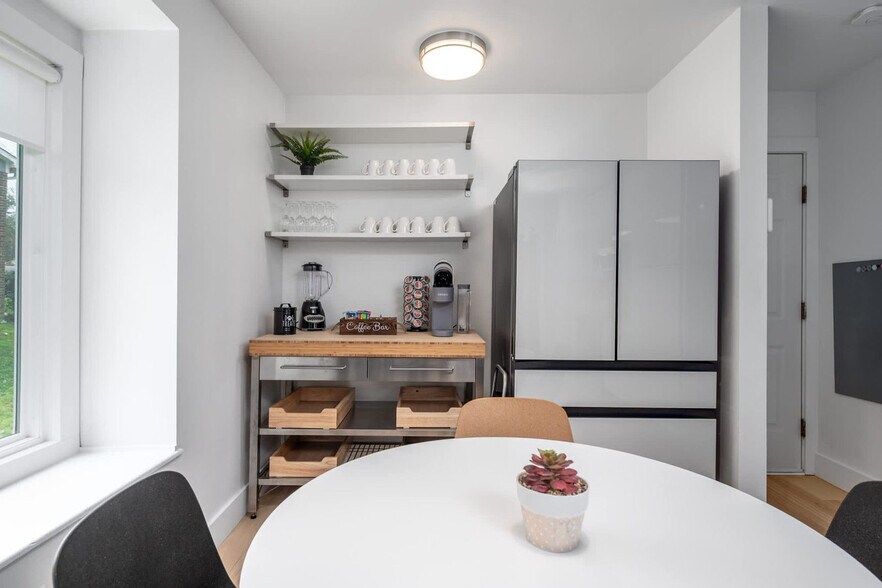 Building Photo - 405 Reynolds Ave