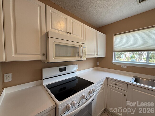 Building Photo - 17428 Tuscany Ln