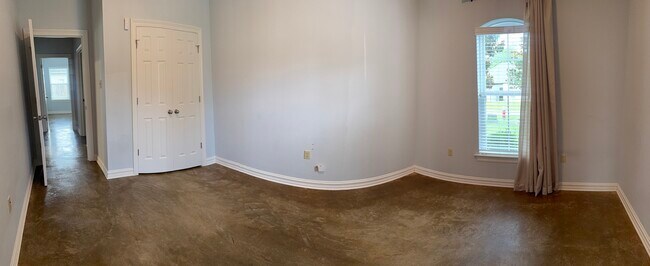 Building Photo - 17281 Paddock Cir