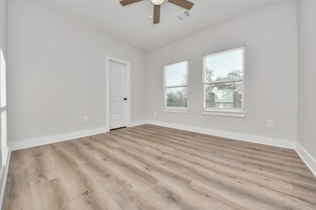 Building Photo - 4713 Talina Way