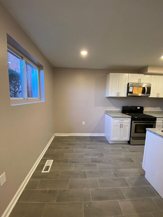 Interior Photo - 4714 Greenspring Ave