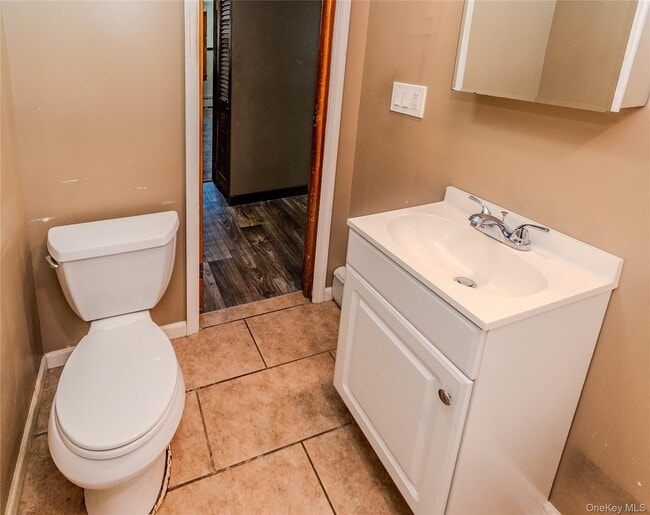Building Photo - 876 NY-52