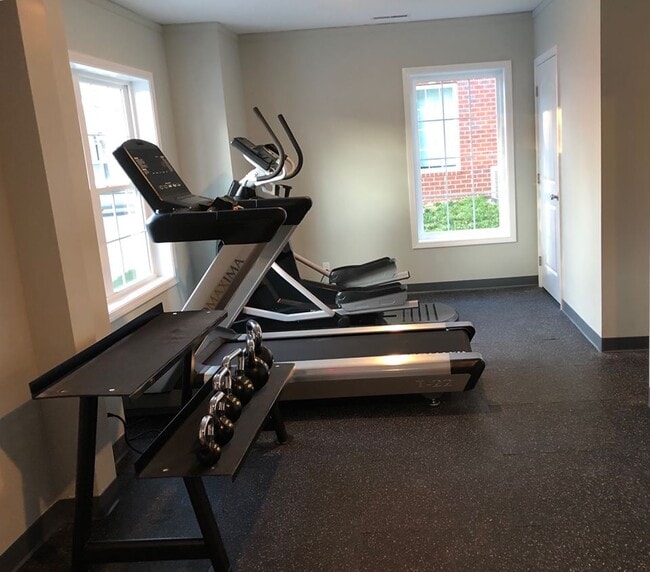 Building Photo - 1407 Poplar St