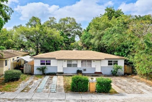 Building Photo - 1350 NE 149th St