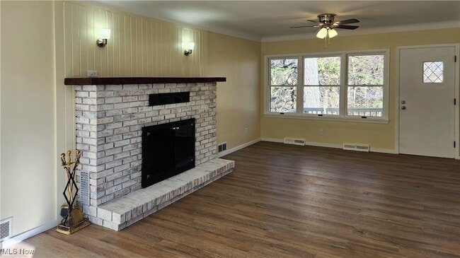 Building Photo - 9315 Glenwood Trail