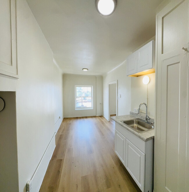 Building Photo - 3302 Kenilworth Ave