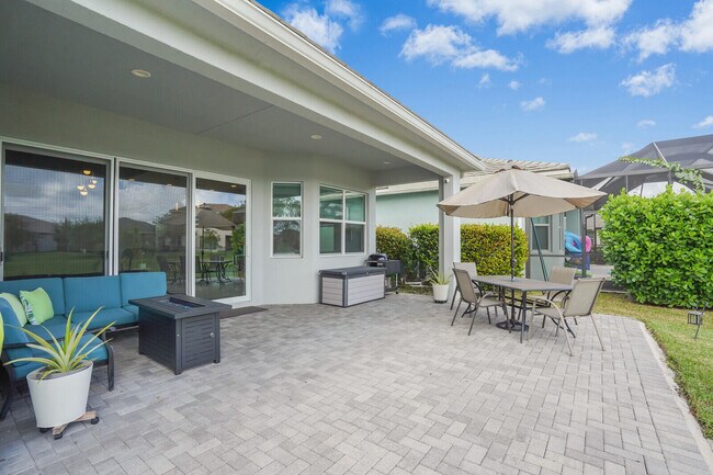 Building Photo - 16074 Whippoorwill Cir