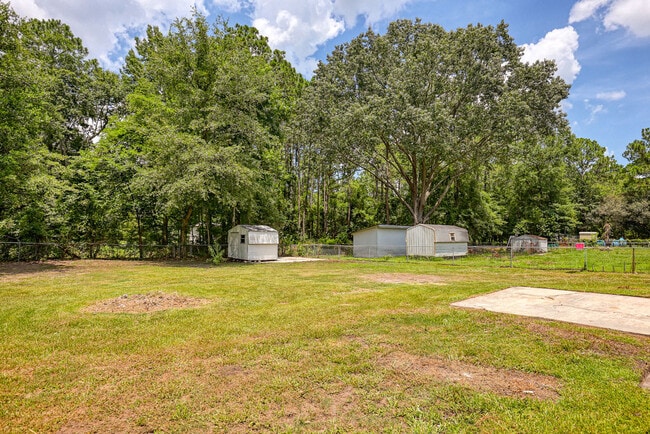 Building Photo - 710 Fleming Rd