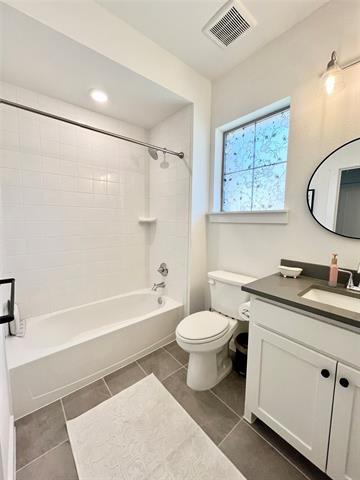 Building Photo - 2621 Chablis Dr
