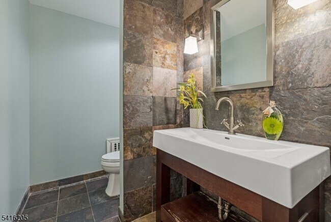 Building Photo - 123 N Wyoming Ave